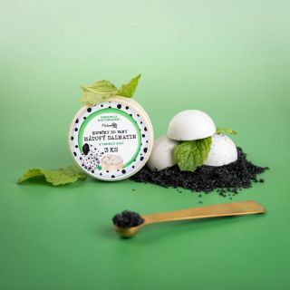 Mátový dalmatin 💚🖤 Tyhle nové kopečky do vany jsou topka 👌😁. Krásně voní po svěží mátě a při rozpouštění ve vaně trousí...